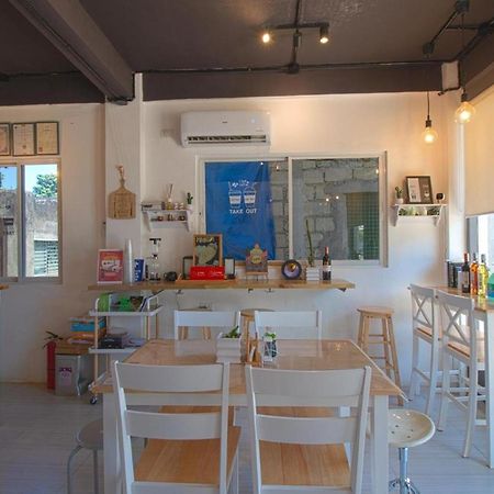 Hometel Barrio House Mactan 막탄 외부 사진