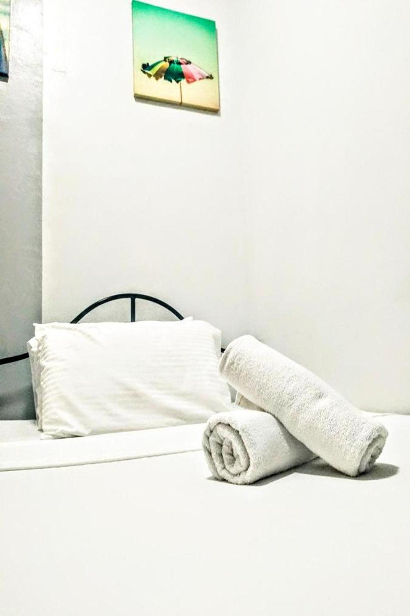 Hometel Barrio House Mactan 막탄 외부 사진