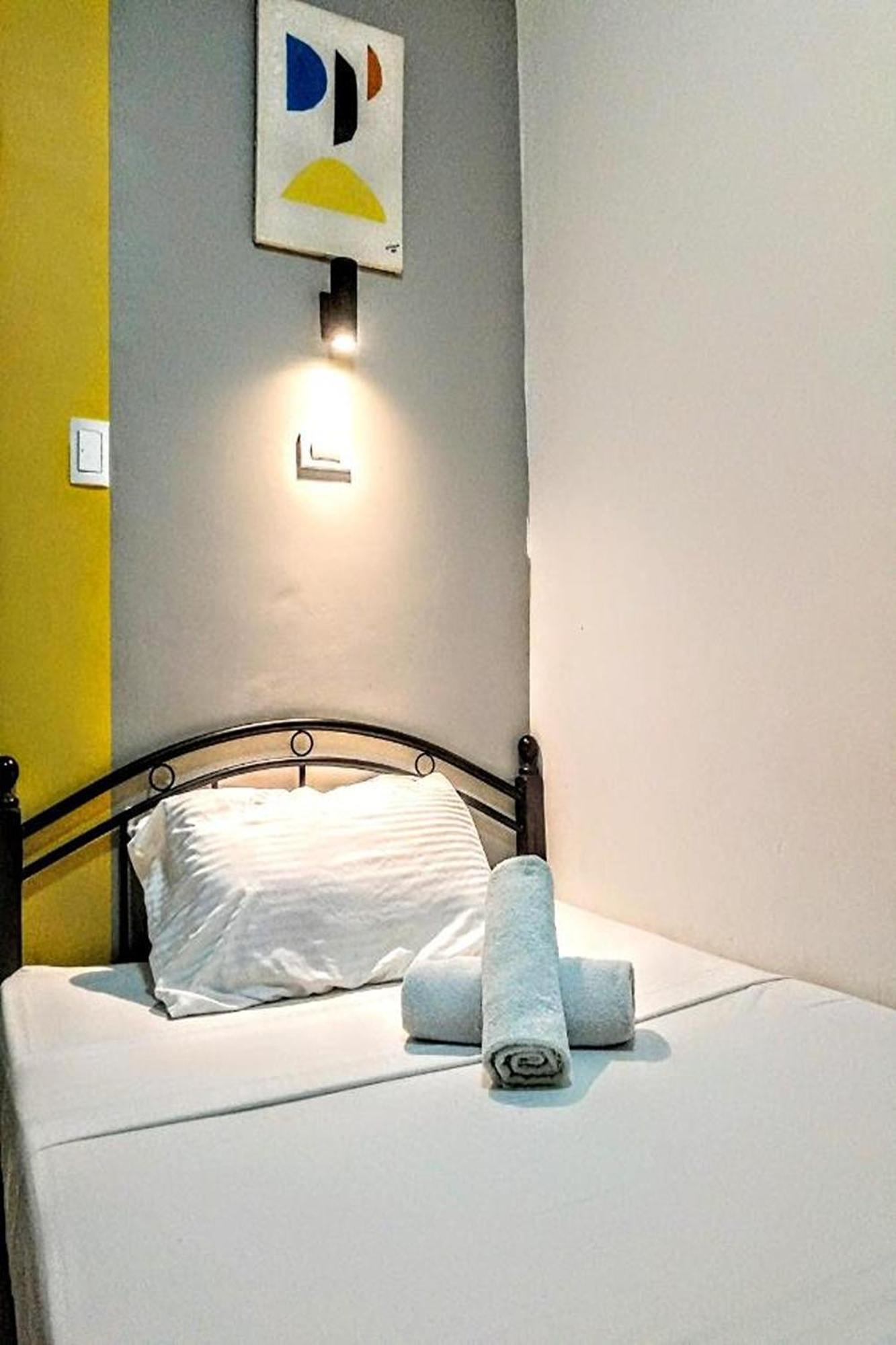 Hometel Barrio House Mactan 막탄 외부 사진