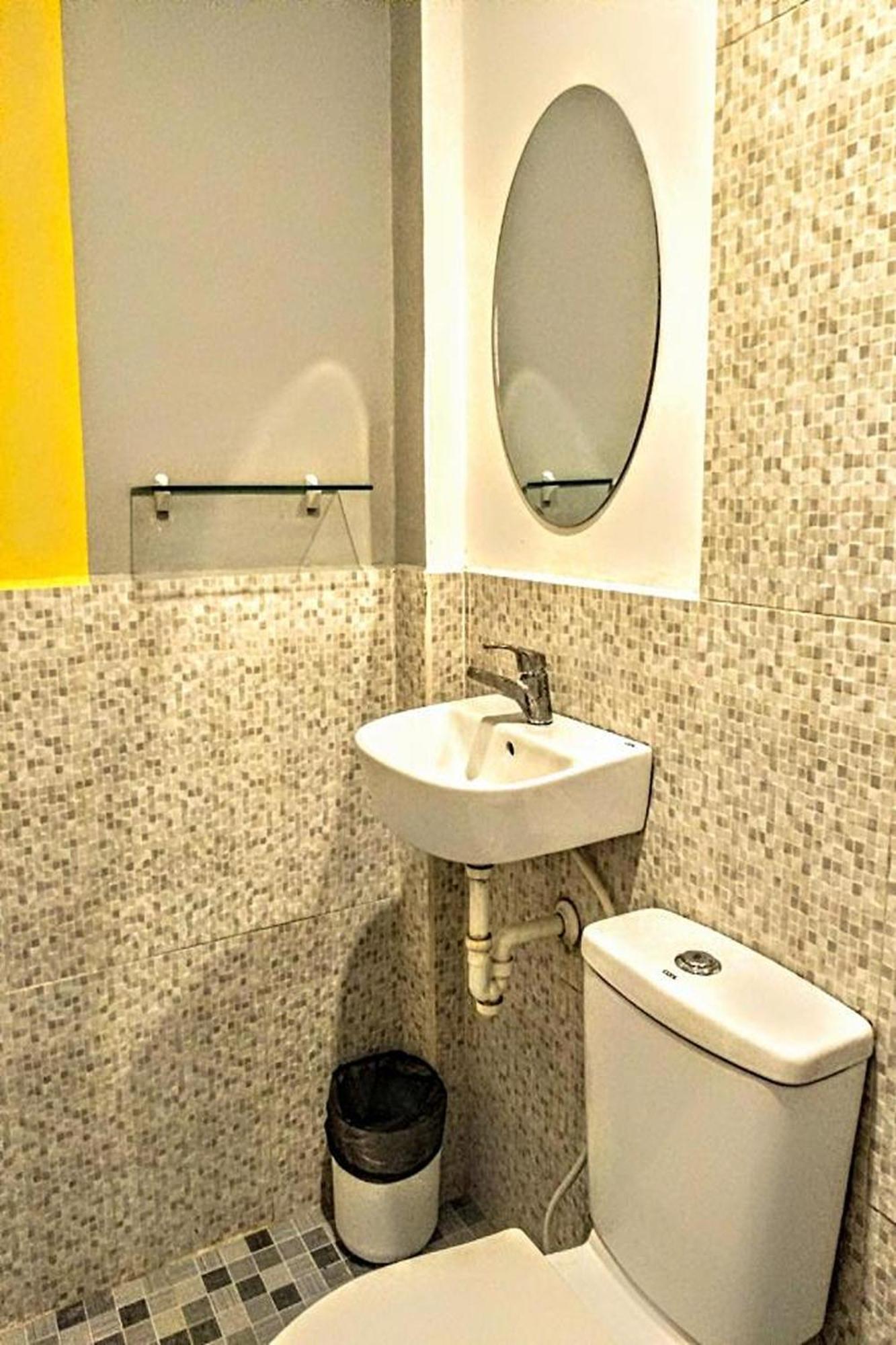 Hometel Barrio House Mactan 막탄 외부 사진
