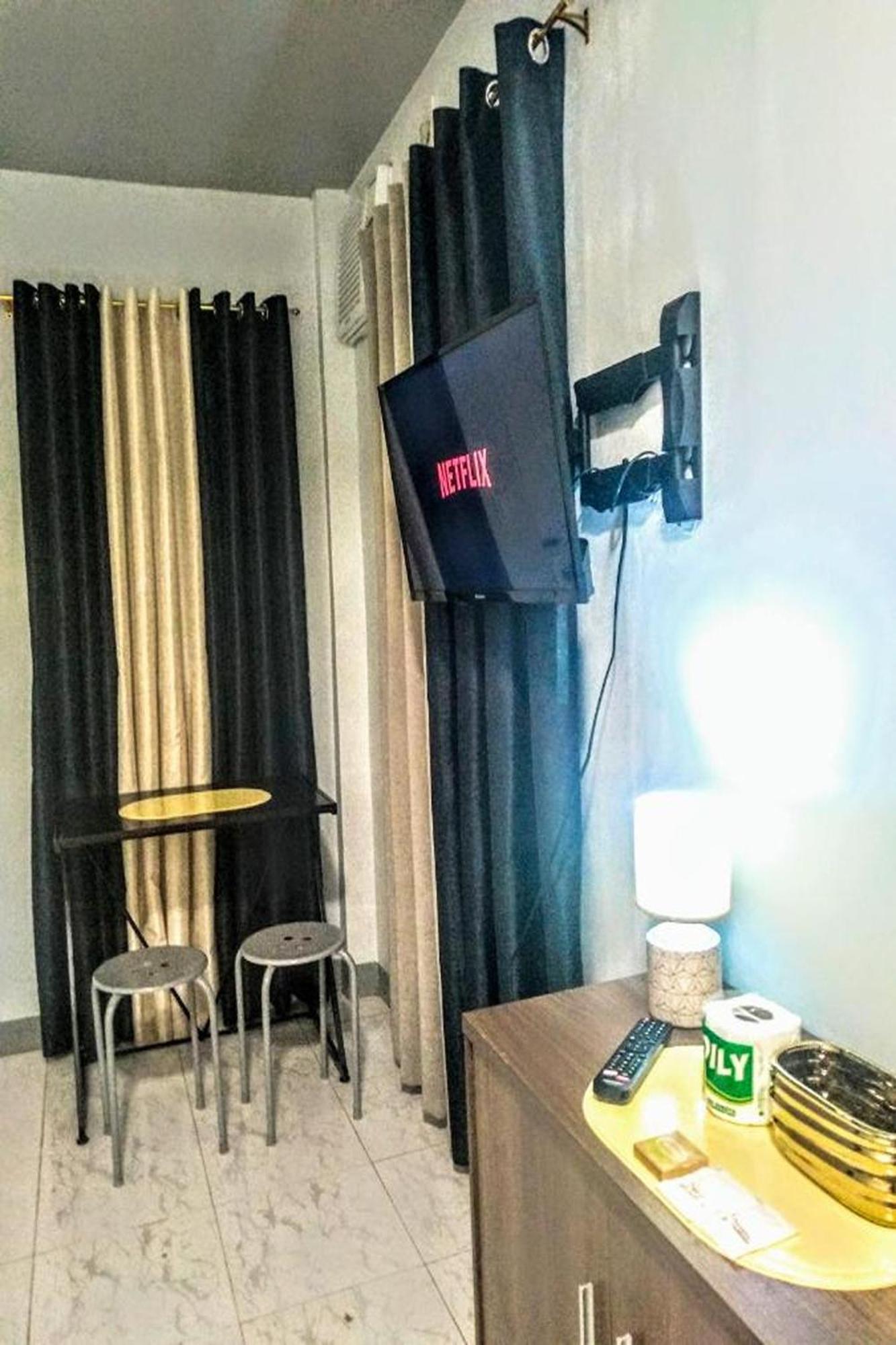 Hometel Barrio House Mactan 막탄 외부 사진